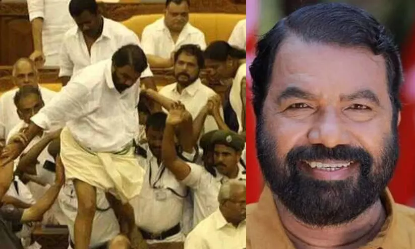 പ്ലസ് ടുവിൽ റെക്കോർഡ് ജയം; ഫലം പ്രഖ്യാപിച്ച മന്ത്രിക്ക് തോൽവി പ്ലസ് ടുവിൽ റെക്കോർഡ് ജയം; ഫലം പ്രഖ്യാപിച്ച മന്ത്രിക്ക് തോൽവി