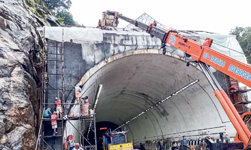 കു​തി​രാ​ന്‍ തു​ര​ങ്ക​പാ​ത തു​റ​ക്കാ​ന്‍ നാ​ല് ദി​വ​സം മാത്രം