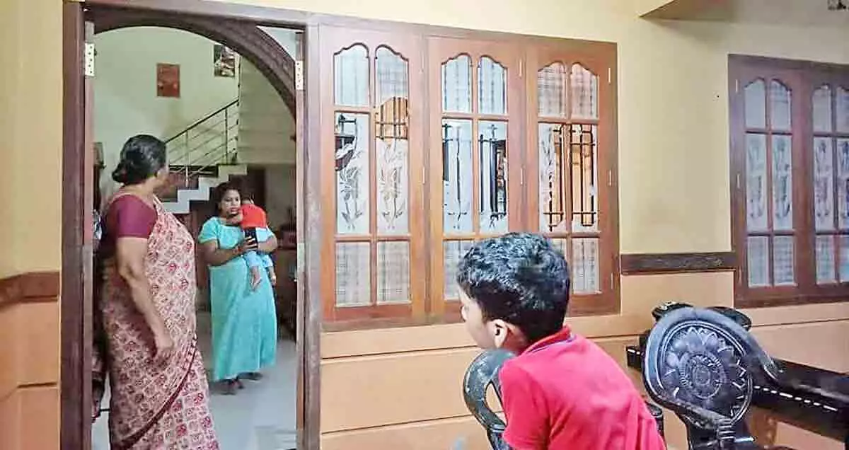 ആർ.എം.പി.​​െഎ നേതാവി​െൻറ വീടിനു നേരെ അക്രമം