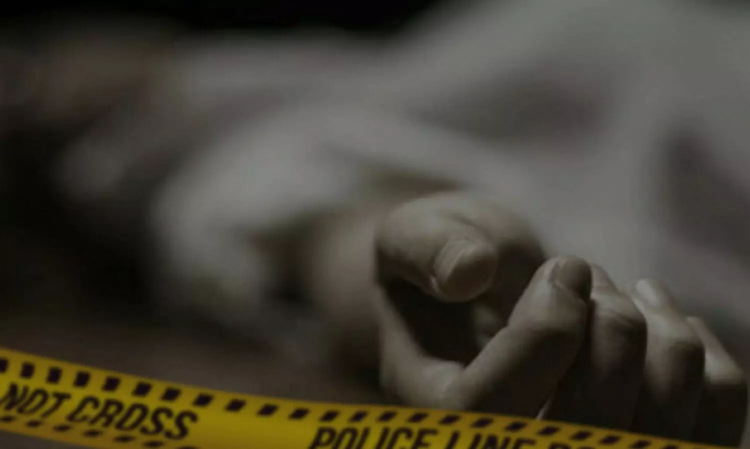 അ​റ​സ്​​റ്റ് ചെ​യ്യാ​നെ​ത്തി​യ പൊ​ലീ​സു​കാ​ര്‍ക്കു​മു​ന്നി​ല്‍ സ​യ​നൈ​ഡ് ക​ഴി​ച്ച് മോ​ഷ്​​​ടാ​വ് ജീ​വ​നൊ​ടു​ക്കി