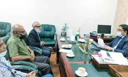 സൗ​ദി​യി​ലേ​ക്ക്​ യാ​ത്ര പ്ര​തി​സ​ന്ധി: ഇ​ന്ത്യ​ൻ സോ​ഷ്യ​ൽ ഫോ​റം നേ​താ​ക്ക​ൾ ഇ​ന്ത്യ​ൻ കോ​ൺ​സ​ൽ ജ​ന​റ​ലി​ന് നി​വേ​ദ​നം ന​ൽ​കി