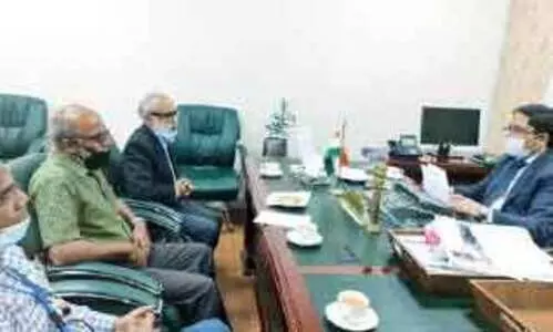 സൗ​ദി​യി​ലേ​ക്ക്​ യാ​ത്ര പ്ര​തി​സ​ന്ധി: ഇ​ന്ത്യ​ൻ സോ​ഷ്യ​ൽ ഫോ​റം നേ​താ​ക്ക​ൾ ഇ​ന്ത്യ​ൻ കോ​ൺ​സ​ൽ ജ​ന​റ​ലി​ന് നി​വേ​ദ​നം ന​ൽ​കി