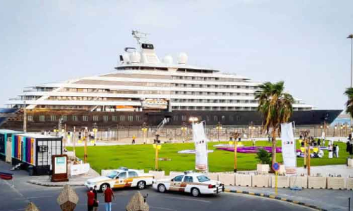 യാം​ബു പൈ​തൃ​കോ​ത്സ​വം കാ​ണാ​ൻ ക്രൂ​യി​സ് ക​പ്പ​ൽ സ​ഞ്ചാ​രി​ക​ളും