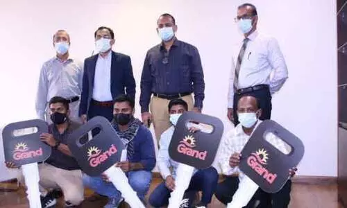 ഗ്രാൻഡ് ഹൈപ്പർമാർക്കറ്റ് ഷോപ് ആൻഡ് വിൻ വിജയികൾക്ക് സമ്മാന വിതരണം