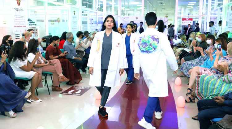 മുന്നണി പോരാളികൾ റാമ്പിലിറങ്ങി; ആദരമായി വൈറ്റ് കോട്ട് ഫാഷൻ ഷോ മുന്നണി പോരാളികൾ റാമ്പിലിറങ്ങി; ആദരമായി വൈറ്റ് കോട്ട് ഫാഷൻ ഷോ