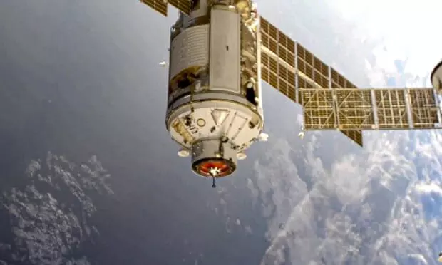 റഷ്യൻ റോക്കറ്റ് പണിപറ്റിച്ചു; ചെറുതായി സമനില തെറ്റി അന്താരാഷ്ട്ര ബഹിരാകാശ നിലയം, ബഹിരാകാശ യാത്രികർ സുരക്ഷിതർ റഷ്യൻ റോക്കറ്റ് പണിപറ്റിച്ചു; ചെറുതായി സമനില തെറ്റി അന്താരാഷ്ട്ര ബഹിരാകാശ നിലയം, ബഹിരാകാശ യാത്രികർ സുരക്ഷിതർ