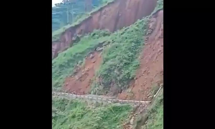 ഹിമാചലിൽ വീണ്ടും മണ്ണിടിച്ചിൽ; ഞെട്ടിക്കുന്ന ദൃശ്യങ്ങൾ പുറത്ത് ഹിമാചലിൽ വീണ്ടും മണ്ണിടിച്ചിൽ; ഞെട്ടിക്കുന്ന ദൃശ്യങ്ങൾ പുറത്ത്