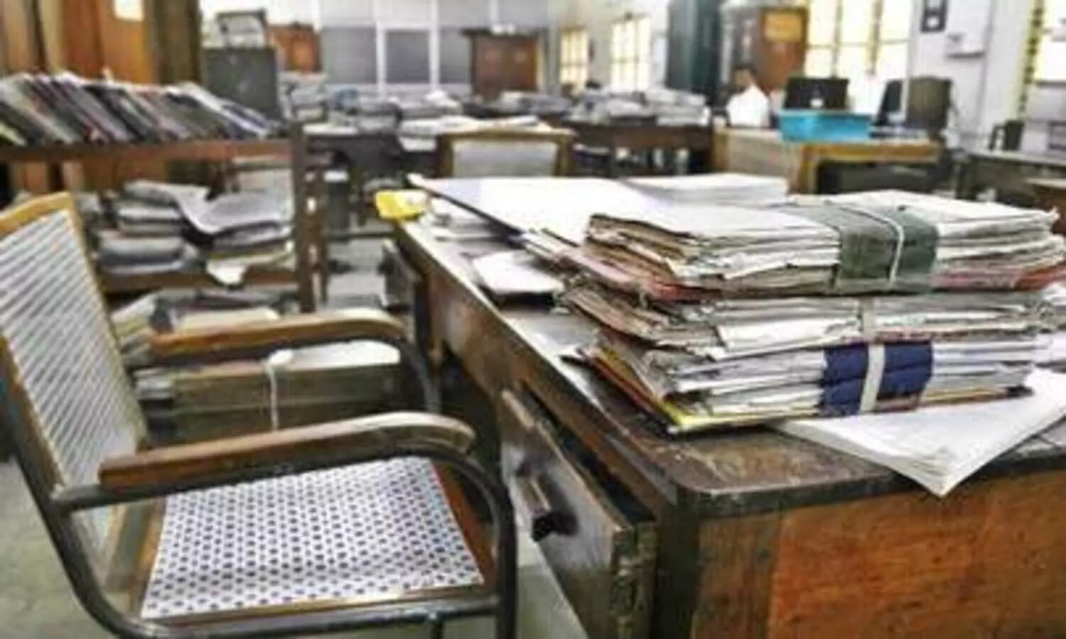 മുൻ കൗൺസിലറുടെ കൃഷിഭൂമിയിൽ കെട്ടിട നിർമാണത്തിന് അനുമതി; നഗരസഭ എൻജിനീയർമാർക്ക് സ്ഥലംമാറ്റം