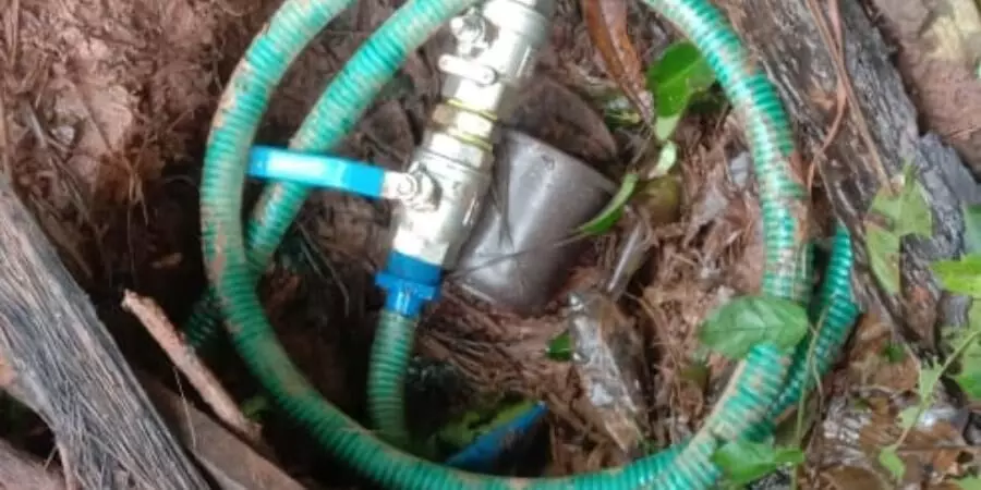 കാന്തലാട് മലയിൽ കുടിവെള്ളവിതരണ പൈപ്പ് ലൈൻ ഉഷ സ്കൂൾ തടഞ്ഞതായി പരാതി കാന്തലാട് മലയിൽ കുടിവെള്ളവിതരണ പൈപ്പ് ലൈൻ ഉഷ സ്കൂൾ തടഞ്ഞതായി പരാതി