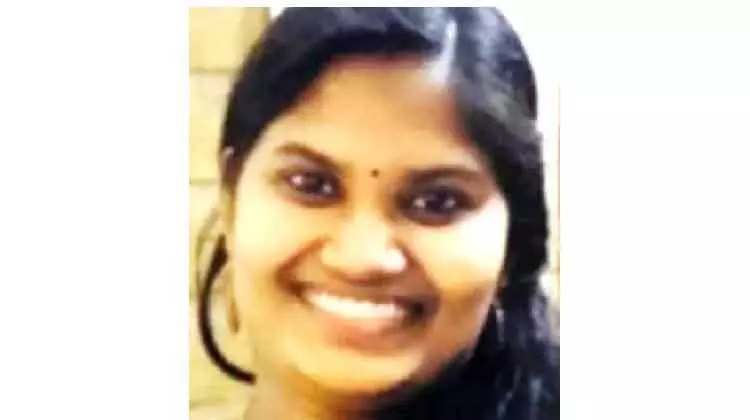 സന്ദര്ശന വിസയിലെത്തിയ മലയാളി യുവതിയും നവജാതശിശുവും കോവിഡ് ബാധിച്ച് മരിച്ചു സന്ദര്ശന വിസയിലെത്തിയ മലയാളി യുവതിയും നവജാതശിശുവും കോവിഡ് ബാധിച്ച് മരിച്ചു