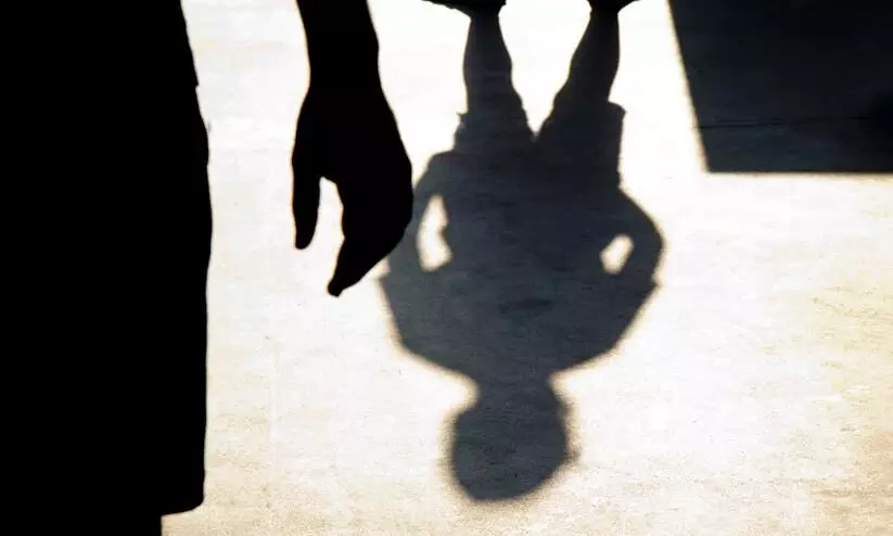 woman catches molester in Assam, hands him over to police