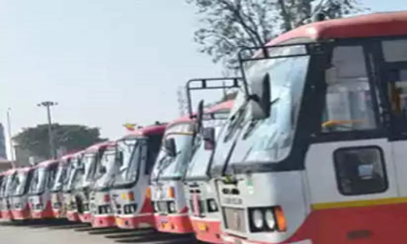 കർണാടക ബസുകൾ കേരളത്തിലേക്കുള്ള സർവീസുകൾ നിർത്തി കർണാടക ബസുകൾ കേരളത്തിലേക്കുള്ള സർവീസുകൾ നിർത്തി