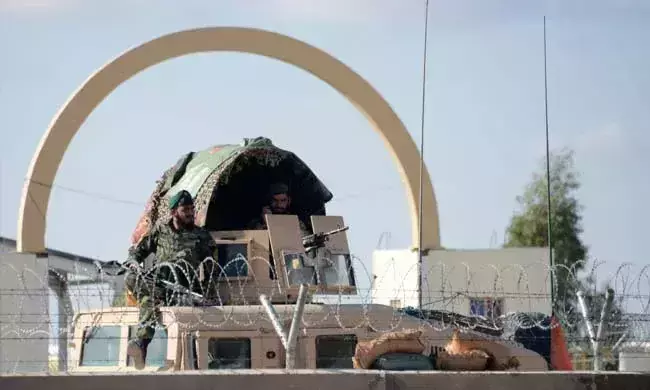 കാന്തഹാറിലെ വിമാനത്താവളത്തിന്നേരെ താലിബാൻ ആക്രമണം കാന്തഹാറിലെ വിമാനത്താവളത്തിന്നേരെ താലിബാൻ ആക്രമണം