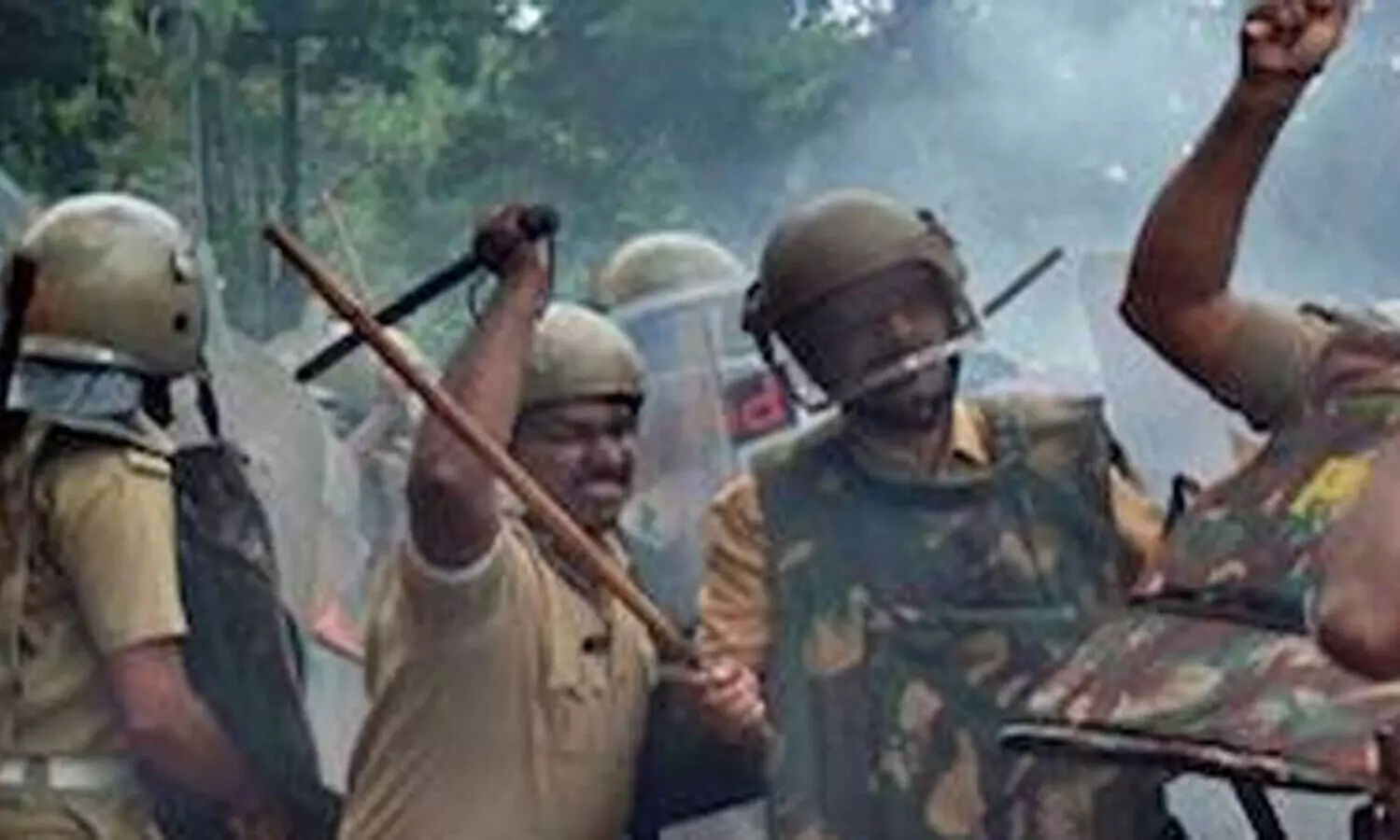 പൊലീസ് നടപടി ആരെങ്കിലും വിഡിയോ ചിത്രീകരിച്ചാൽ തടയരുതെന്ന് ഹൈകോടതി: ‘പ്രകോപനം നേരിടാൻ പട്ടാളക്കാരെപ്പോലെ പൊലീസിന്​ കഴിയണം’