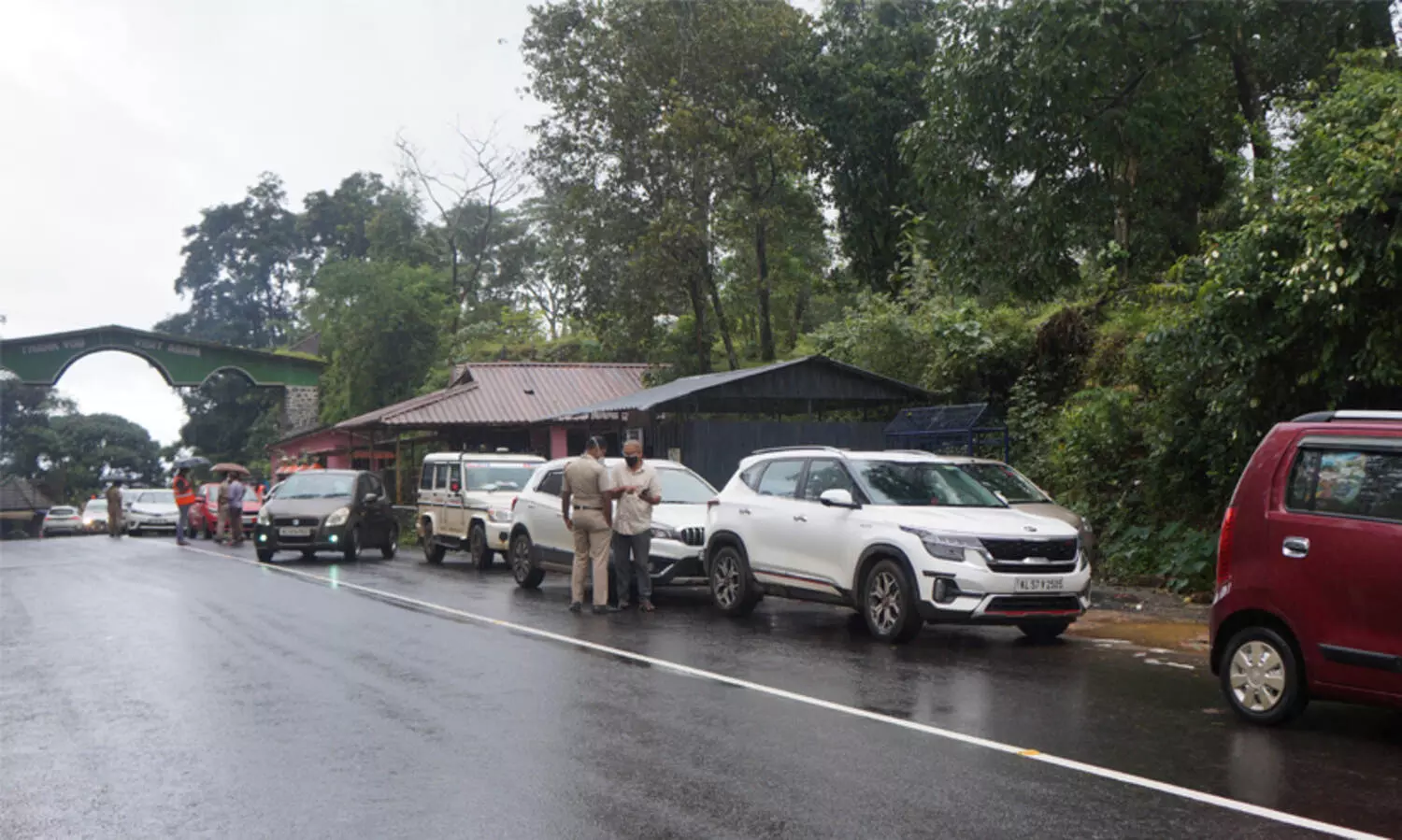 ചുമ്മാ കറങ്ങാൻ ചുരം കയറേണ്ട; ഫൈൻ അടച്ച്​ ചുരമിറ​ങ്ങേണ്ടി വരും