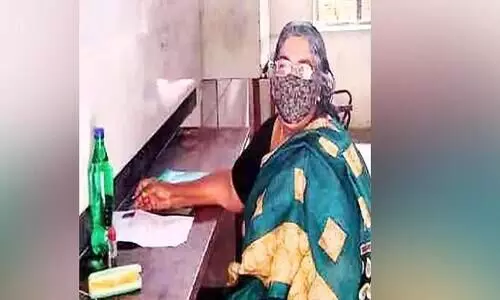 65ാം വയസ്സിൽ പ്ലസ് ടു എഴുതുന്ന എ പ്ലസ് സന്തോഷത്തിലാണ് ശാന്തകുമാരി 65ാം വയസ്സിൽ പ്ലസ് ടു എഴുതുന്ന എ പ്ലസ് സന്തോഷത്തിലാണ് ശാന്തകുമാരി