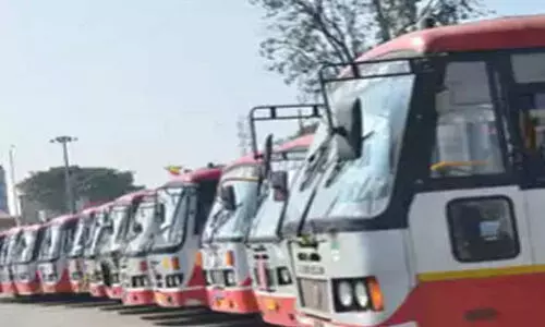 കർണാടക ബസുകൾ കേരളത്തിലേക്കുള്ള സർവീസുകൾ നിർത്തി