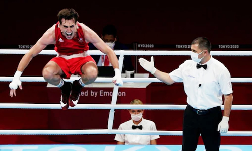 ക്വാർട്ടർ ജയിച്ചപ്പോൾ മതിമറന്ന്​ തുള്ളിച്ചാടി; കാലുളുക്കിയതിനാൽ ഐറിഷ്​ താരത്തിന്​ ഒളിമ്പിക്​സ്​ സെമി കളിക്കാനാകില്ല