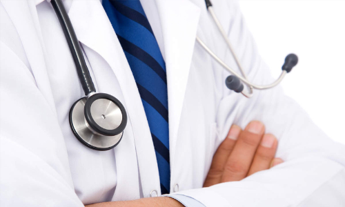 മർദിച്ച സി.പി.എം നേതാക്കളെ അറസ്​റ്റ്​ ചെയ്​തില്ല; അവധി ദിവസം ജോലിയെടുത്ത്​ ഡോക്​ടറുടെ പ്രതിഷേധം