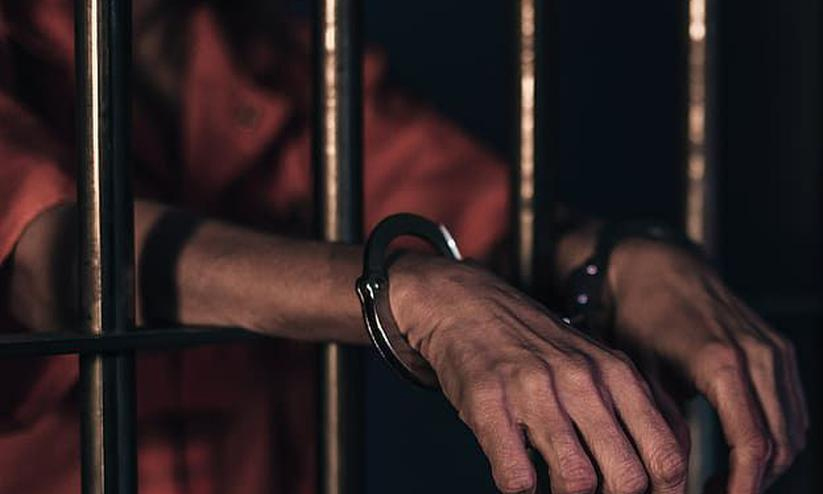 കുന്നംകുളത്ത് കാറിൽനിന്ന് ഹാഷിഷ് ഓയിൽ പിടികൂടി കുന്നംകുളത്ത് കാറിൽനിന്ന് ഹാഷിഷ് ഓയിൽ പിടികൂടി