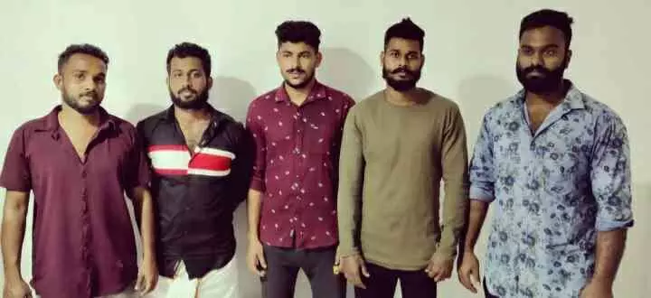 ഗുണ്ട കാക്ക അനീഷിനെ വെട്ടിക്കൊലപ്പെടുത്തിയ കേസിൽ അഞ്ചു പേർ പിടിയിൽ