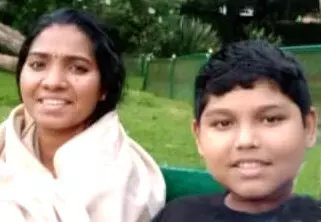 മാ​താ​വ​ും മ​ക​നും വീ​ട്ടി​ല്‍ തൂ​ങ്ങി​മ​രി​ച്ച നി​ല​യി​ല്‍