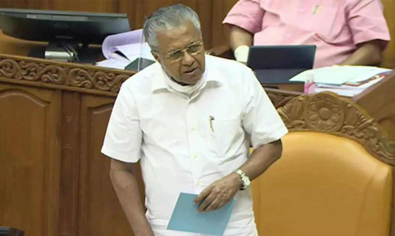 പി.എസ്.സി റാങ്ക് ലിസ്റ്റ് കാലാവധി നീട്ടില്ലെന്ന് ആവർത്തിച്ച് മുഖ്യമന്ത്രി; പാർട്ടി സർവീസ് കമ്മീഷനാക്കരുതെന്ന് പ്രതിപക്ഷം