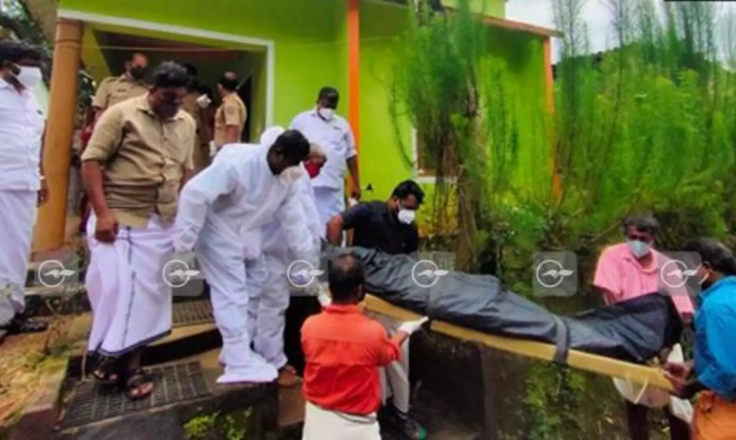 രാത്രി ഉമ്മയോടൊപ്പം ബിഗ്​ബോസ്​ കണ്ടു; ആരും തിരിച്ചറിഞ്ഞില്ല, ജീവനൊടുക്കാൻ തക്ക മാനസിക വിഷമത്തിലായിരുന്നു ഇവരെന്ന്​