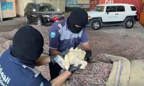 ജി​ദ്ദ തു​റ​മു​ഖം വ​ഴി ക​ട​ത്താ​ൻ ശ്ര​മി​ച്ച 87 ല​ക്ഷം മ​യ​ക്കു​മ​രു​ന്ന്​ ഗു​ളി​ക​ക​ൾ പി​ടി​കൂ​ടി