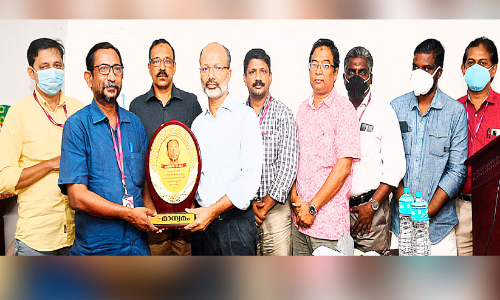 സി.എ.എം. കരീമിനും വി.ആർ. രാജമോഹനും യാത്രയയപ്പ്