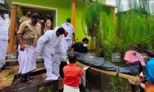 രാത്രി ഉമ്മയോടൊപ്പം ബിഗ്​ബോസ്​ കണ്ടു; ആരും തിരിച്ചറിഞ്ഞില്ല, ജീവനൊടുക്കാൻ തക്ക മാനസിക വിഷമത്തിലായിരുന്നു ഇവരെന്ന്​