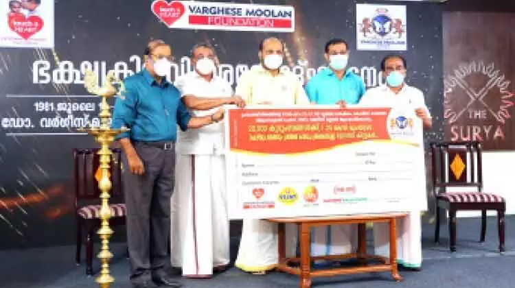 ഡോ. വർഗീസ് മൂലെൻറ പ്രവാസവാർഷികം ആേഘാഷിച്ചു ഡോ. വർഗീസ് മൂലെൻറ പ്രവാസവാർഷികം ആേഘാഷിച്ചു