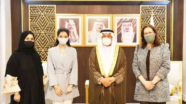 അറബ് ചൈൽഡ് പാർലമെൻറ് സ്പീക്കറെ അഭിനന്ദിച്ചു അറബ് ചൈൽഡ് പാർലമെൻറ് സ്പീക്കറെ അഭിനന്ദിച്ചു