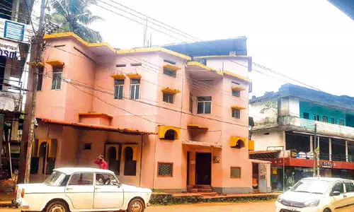 വികസനത്തിന് വഴിനൽകി മൂന്ന് മുസ്ലിം പള്ളികൾ വികസനത്തിന് വഴിനൽകി മൂന്ന് മുസ്ലിം പള്ളികൾ