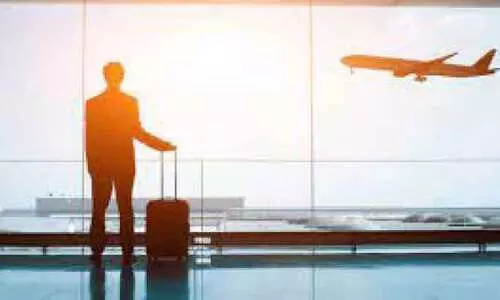 മടങ്ങിയില്ലെങ്കിൽ കുടുങ്ങും : വിലക്ക്​ നീങ്ങുന്നതും കാത്ത്​ അധ്യാപകരും ജീവനക്കാരും