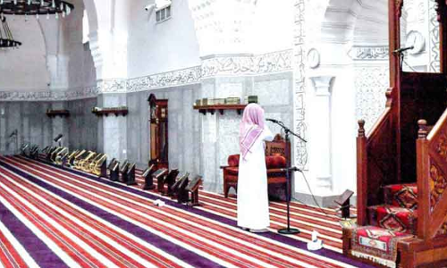 അ​ട​ച്ച പ​ള്ളി​ക​ൾ അ​ണു​മു​ക്ത​മാ​ക്കി തു​റ​ന്നു