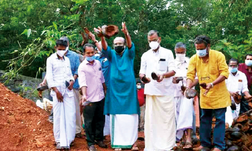 ജൈവ വൈവിധ്യ പ്രവർത്തനങ്ങൾ വിലയിരുത്താൻ ഡോ. തോമസ് ഐസക് വെള്ളിനേഴിയിൽ