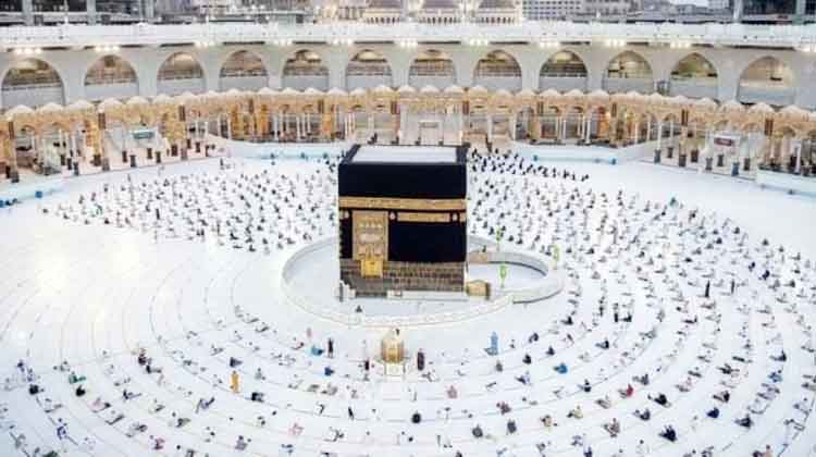 വിദേശ ഉംറ തീർഥാടനം: മസ്ജിദുൽ ഹറാമിൽ ഒരുക്കം സജീവം വിദേശ ഉംറ തീർഥാടനം: മസ്ജിദുൽ ഹറാമിൽ ഒരുക്കം സജീവം