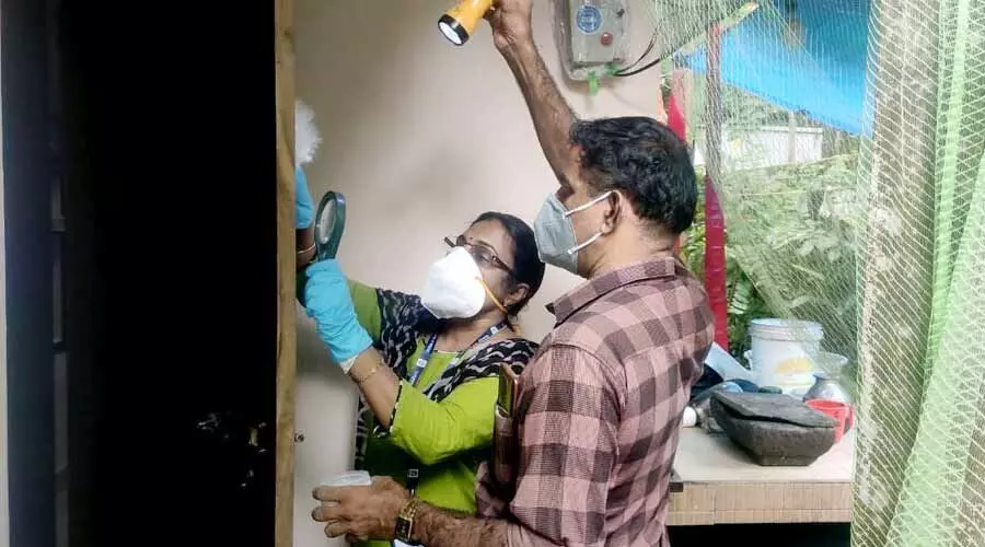 വീട്ടമ്മയെ കത്തികാട്ടി   ഭീഷണിപ്പെടുത്തി സ്വർണം കവർന്നു