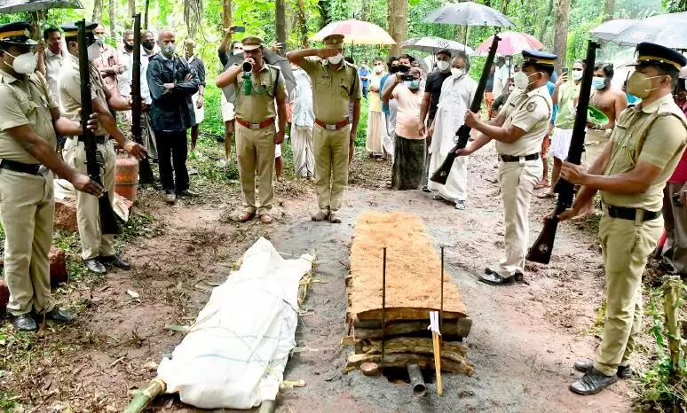 നടന വിസ്മയം തീര്‍ത്ത നെല്ലിയോടിന്​ നാടി​െൻറ വിട