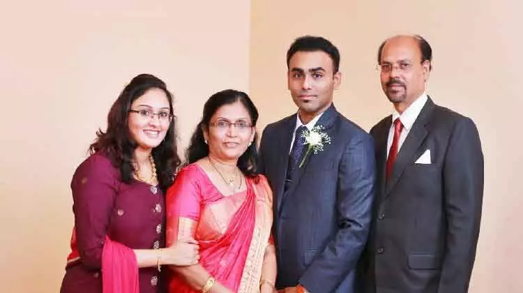 ബഹ്​റൈൻ പ്രവാസത്തിന്​ വിരാമമിട്ട്​ സാജനും കുടുംബവും