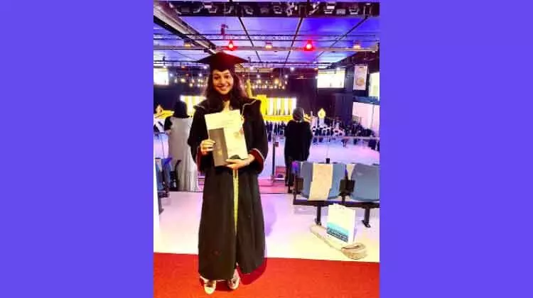 സ്​തനാർബുദ ഗവേഷണം: ഗോൾഡ്​ മെഡലോടെ ഹർഷിദ