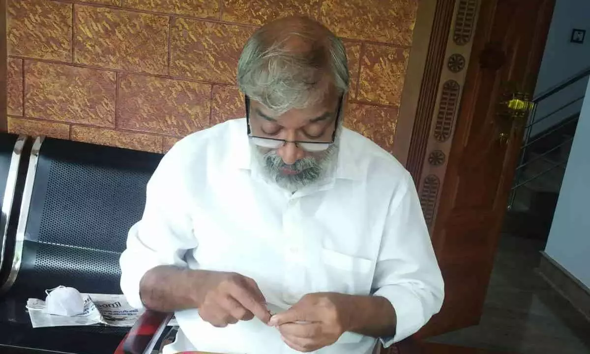 ശബ്ദം നിലച്ചിട്ട് 500 ദിവസങ്ങളായി രാജൻ ഇപ്പോൾ ബീഡി തെറുപ്പ് സമരത്തിലാണ്