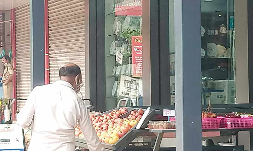 രൂപം മാറ്റി കച്ചവടം; നിയന്ത്രണ രേഖയിലും സ്ഥാപനങ്ങൾ തുറക്കാം