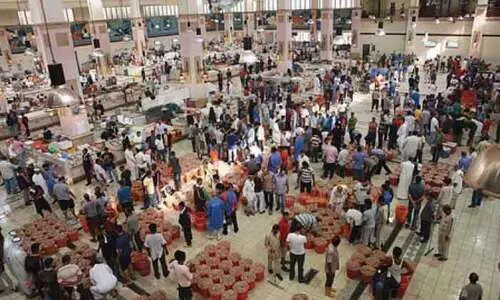 മത്സ്യമാർക്കറ്റിൽ ലേലം എട്ടിന് പുനരാരംഭിക്കും മത്സ്യമാർക്കറ്റിൽ ലേലം എട്ടിന് പുനരാരംഭിക്കും