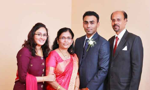 ബഹ്​റൈൻ പ്രവാസത്തിന്​ വിരാമമിട്ട്​ സാജനും കുടുംബവും