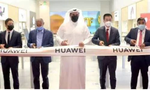 ഫെസ്​റ്റിവൽ സിറ്റിയിൽ വാവെയ്​ എക്​സ്​പീരിയൻസ്​ സ്​​റ്റോർ