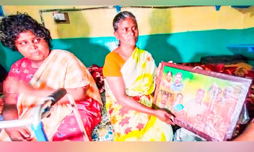 70 പേരുടെ മരണത്തിനിടയാക്കിയ ദുരന്തത്തിന്​ നാളെ ഒരാണ്ട്,  പെട്ടിമുടിയുടെ മണ്ണിന്​ ഇപ്പോഴും കണ്ണീർനനവ്​