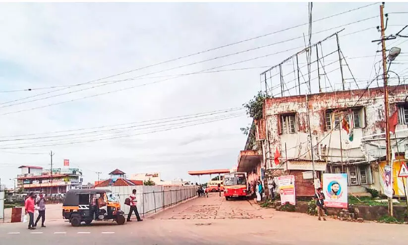 കോട്ടയം കെ.എസ്.ആർ.ടി.സി സ്റ്റാൻഡിൽ ബസ് ടെർമിനൽ നിർമാണം തുടങ്ങി കോട്ടയം കെ.എസ്.ആർ.ടി.സി സ്റ്റാൻഡിൽ ബസ് ടെർമിനൽ നിർമാണം തുടങ്ങി