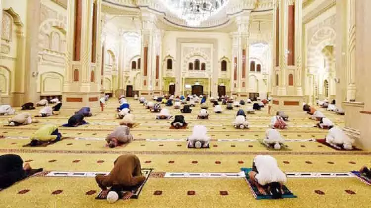 മൂന്നാംഘട്ട ലഘൂകരണത്തിൽ പരിഷ്​കാരം: പള്ളികളിൽ കുട്ടികൾക്കും പ്രവേശനം